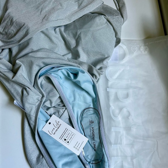 Women’s Cupshe Silver One Piece Swimsuit New with tags - Picture 6 of 7